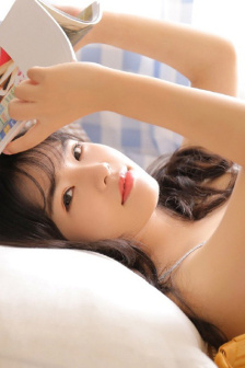 老师让我脱她内衣吃她奶